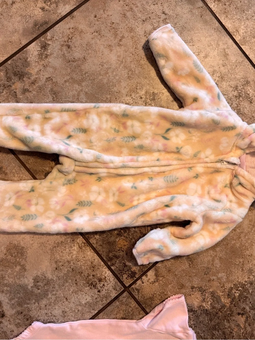 Baby girl bundle of Buc-ee’s onesie 3m & Penelope Mack fleece footie onesie 3-6M